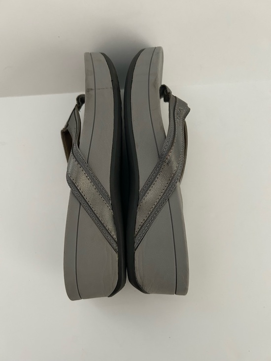 Vionic Hightide Gray Thong Sandals | Size 6 - Picture 7 of 8